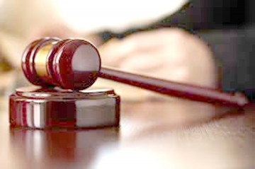 Medicul condamnat pentru că a cerut bani pentru un chiuretaj vrea să părăsească România